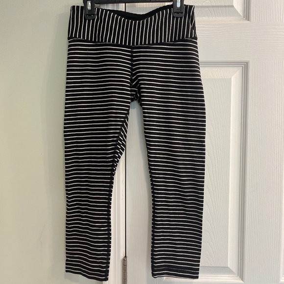Lululemon leggings, great condition, size 6/8, tags fell off after wearing twice - Picture 1 of 3